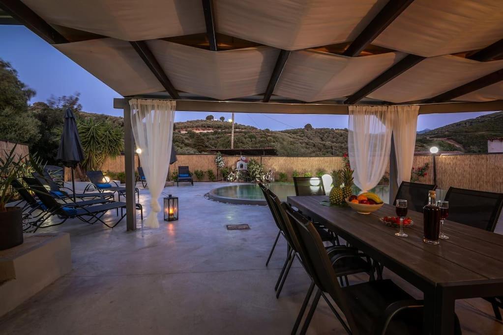 Casa Del Miele, Private Pool, Bbq, Mountain View. Villa Alikianos Bagian luar foto